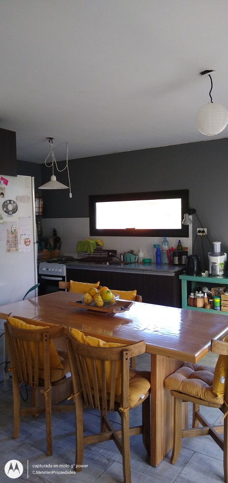 CASA 5 AMBIENTES 400 M2 FONDO CON PILETA EN LA CALETA