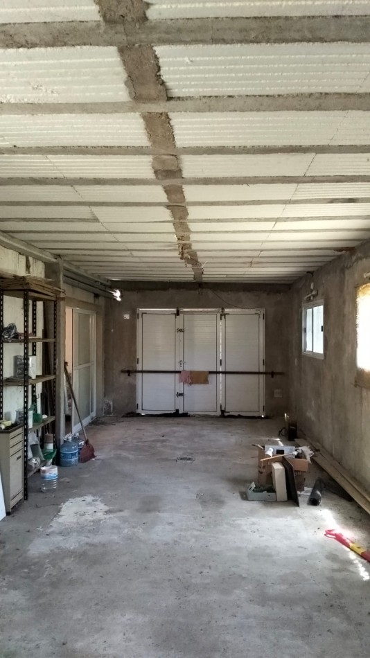 VENTA CASA 3 AMBIENTES  GARAGE PARQUE Y PARRILLA: 350M2 TOT.ZONA ALFAR