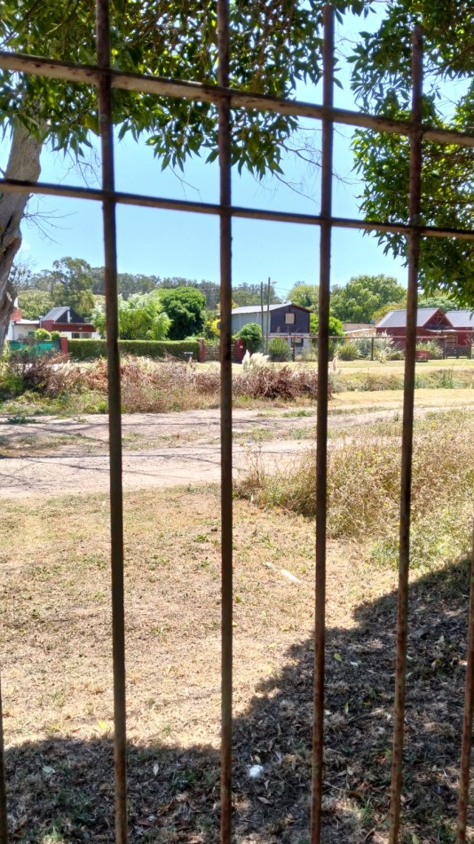 VENTA CASA 3 AMBIENTES  GARAGE PARQUE Y PARRILLA: 350M2 TOT.ZONA ALFAR