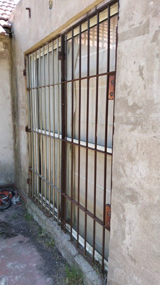 VENTA CASA 3 AMBIENTES  GARAGE PARQUE Y PARRILLA: 350M2 TOT.ZONA ALFAR