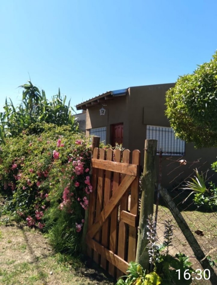 CASA MONOAMBIENTE EN DUPLEX A DOS CUADRAS DEL MAR: PARA DOS PERSONAS: FARO