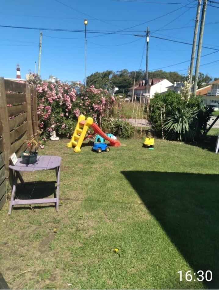 CASA MONOAMBIENTE EN DUPLEX A DOS CUADRAS DEL MAR: PARA DOS PERSONAS: FARO