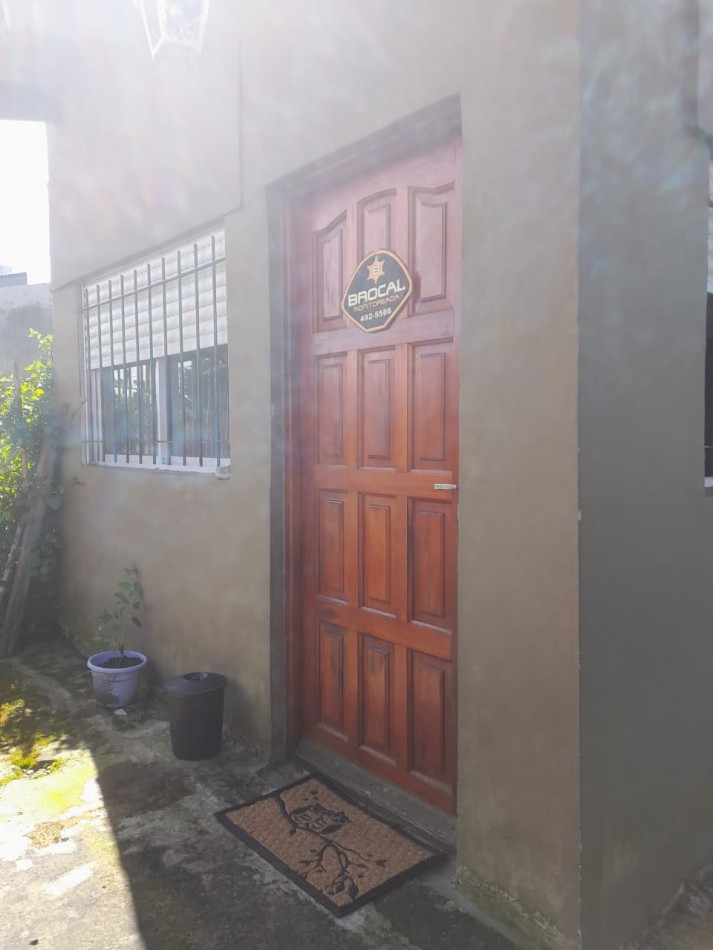 CASA MONOAMBIENTE EN DUPLEX A DOS CUADRAS DEL MAR: PARA DOS PERSONAS: FARO