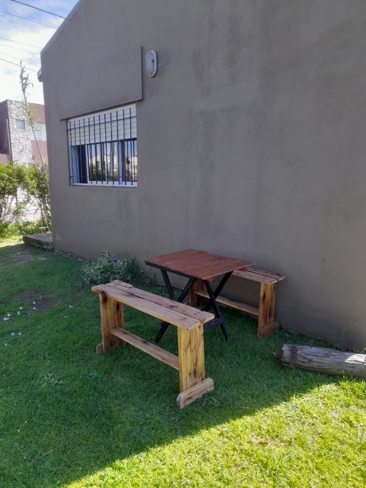 CASA MONOAMBIENTE EN DUPLEX A DOS CUADRAS DEL MAR: PARA DOS PERSONAS: FARO