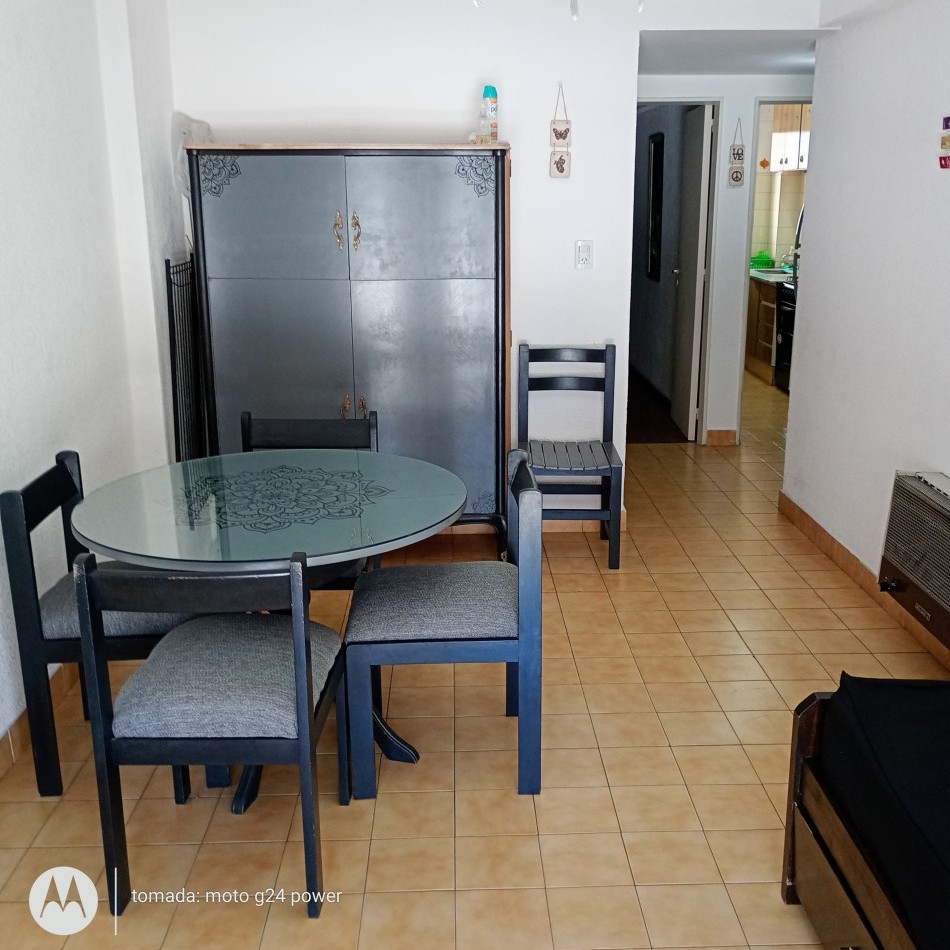 Alquiler 2 Ambiente al frente con balcon: zona Guemes altura Hermitage