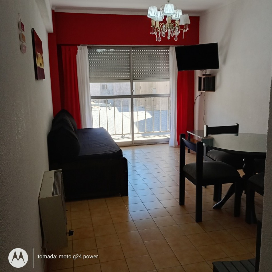 Alquiler 2 Ambiente al frente con balcon: zona Guemes altura Hermitage