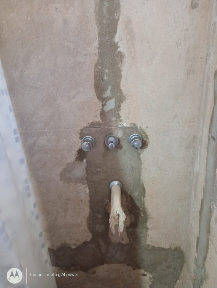 EN VENTA TERRENO CON CONSTRUCCION UN AMBIENTE CON BAÑO