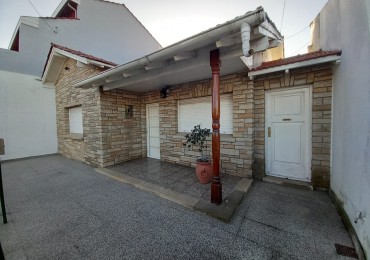 VENTA CASA 4 AMBIENTES S/LOTE PROPIO CON PATIO Y JARDIN
