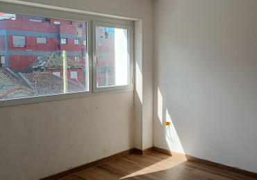 VENTA DEPARTAMENTO 2 AMBIENTES CON COCHERA FRENTE 